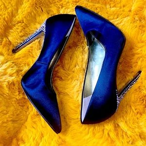 Black and Gold Satin Nine West Pumps